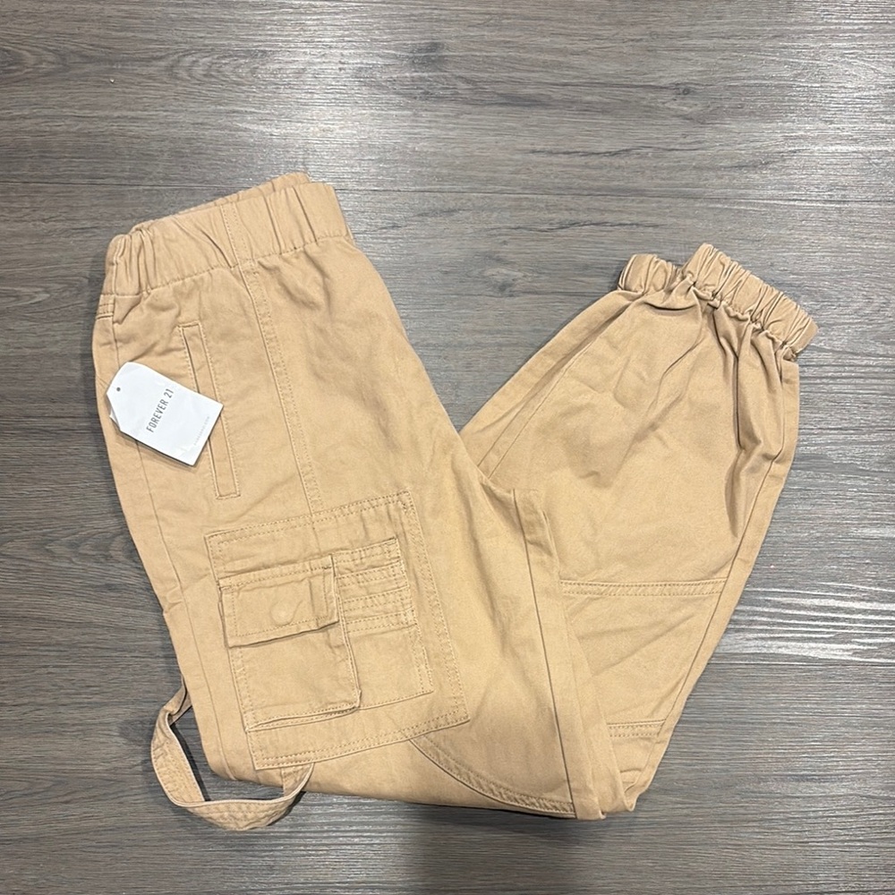 Forever 21 Tan Joggers Relaxed Fit cargo pants